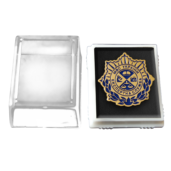 Сувенирные значки и особенности их изготовления в наши дни