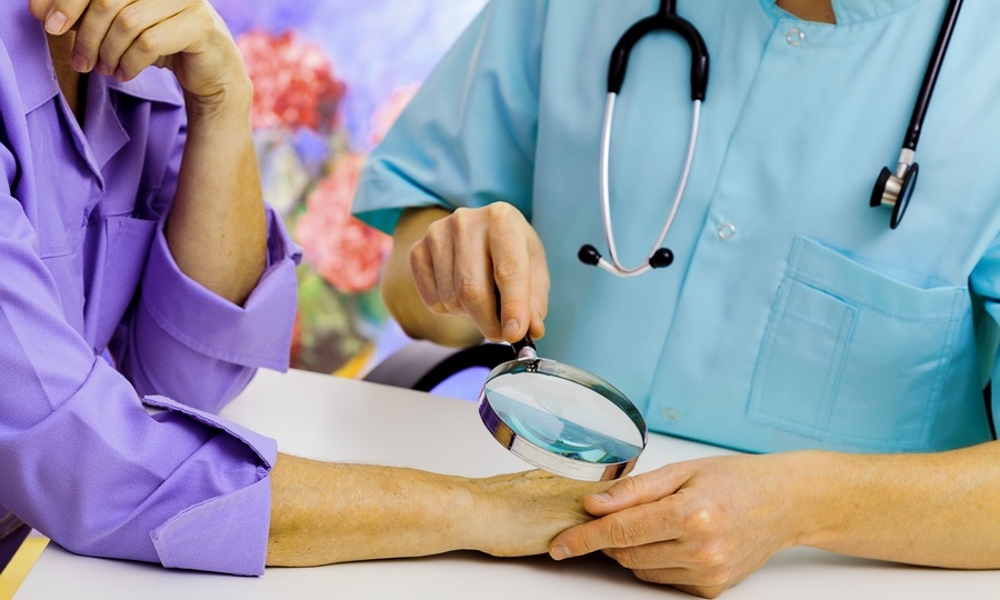 Дерматолог