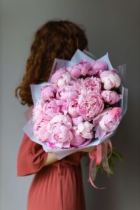 Пионы: цветочное воплощение любви и красоты в качестве идеального подарка