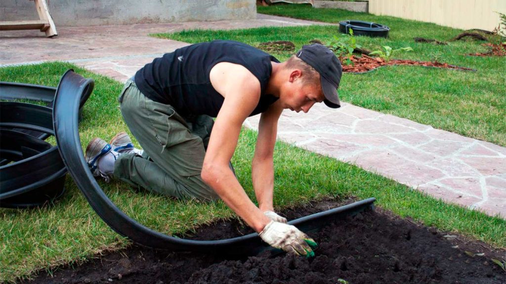 Бордюры для садовых дорожек: от практичности к эстетике